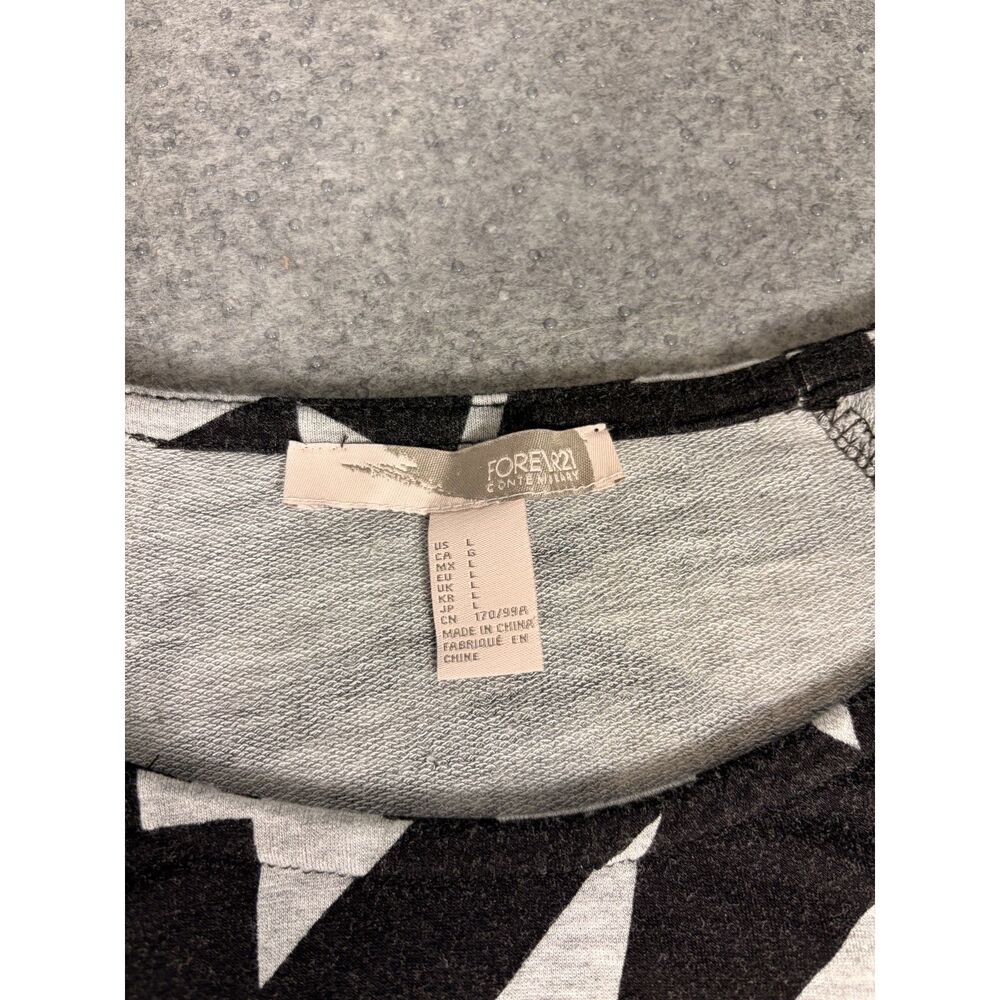 Forever 21 Women's L Black White Geometric Graphic Sweatshirt Pullover - Picture 3 of 8